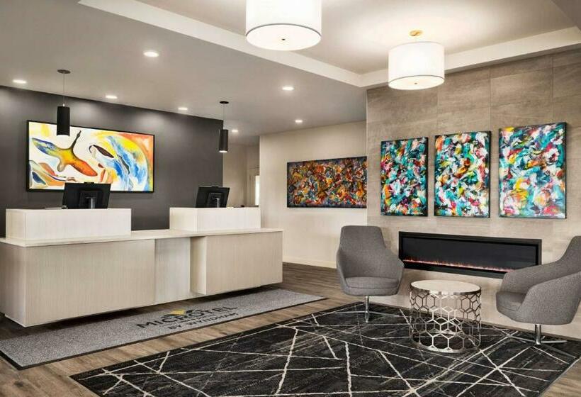 Microtel Inn & Suites Dorval Qc