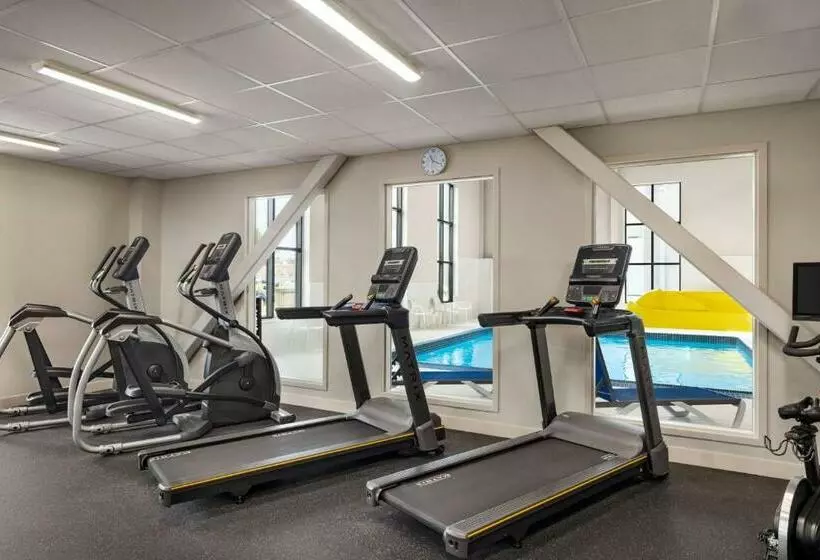 Microtel Inn & Suites Dorval Qc