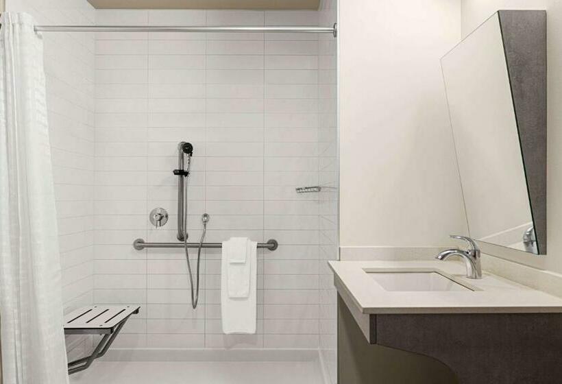 Microtel Inn & Suites Dorval Qc