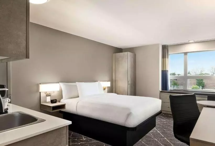 Microtel Inn & Suites Dorval Qc