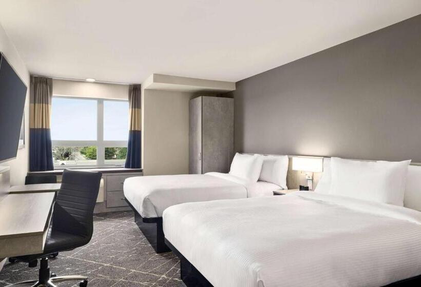 Microtel Inn & Suites Dorval Qc