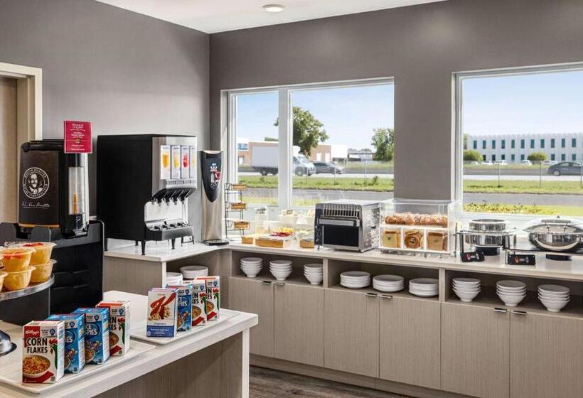 Microtel Inn & Suites Dorval Qc