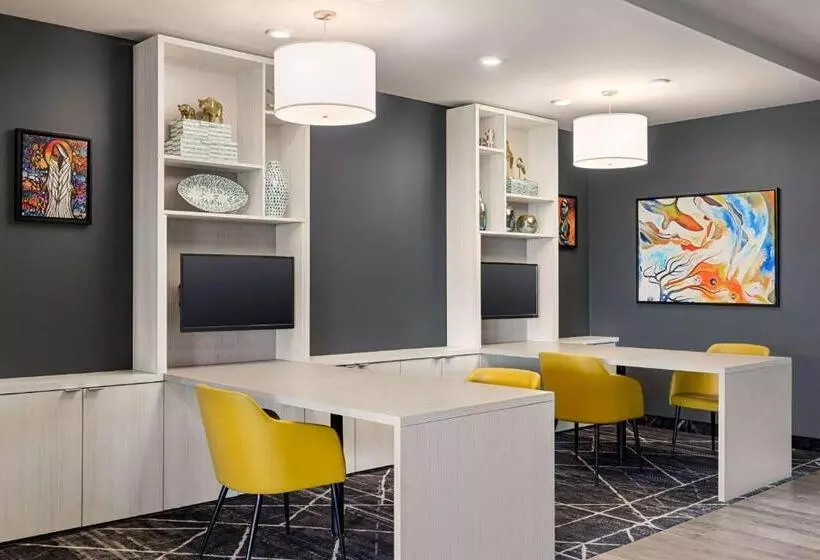 Microtel Inn & Suites Dorval Qc