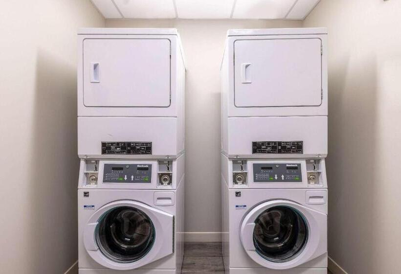 Microtel Inn & Suites Dorval Qc