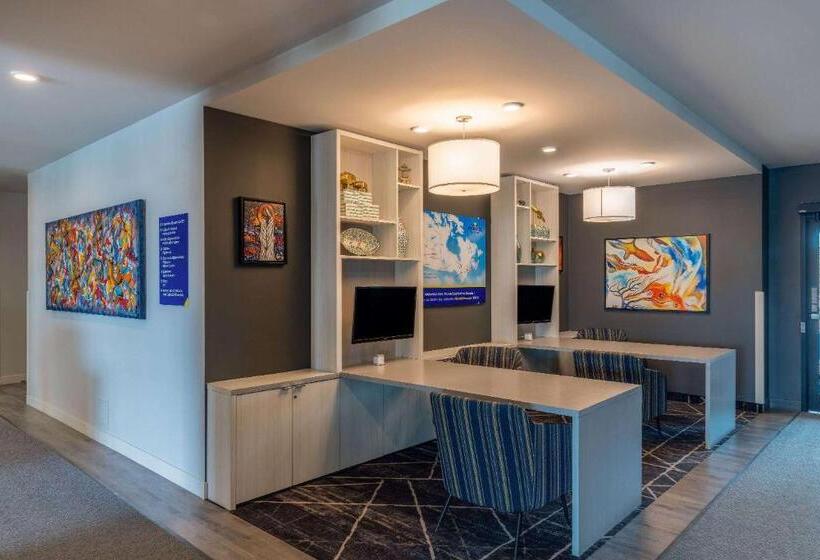 Microtel Inn & Suites Dorval Qc