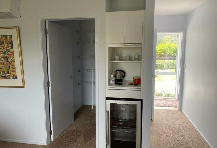 Bed and Breakfast Fitzroy Bnb 39b Whangapoua Road