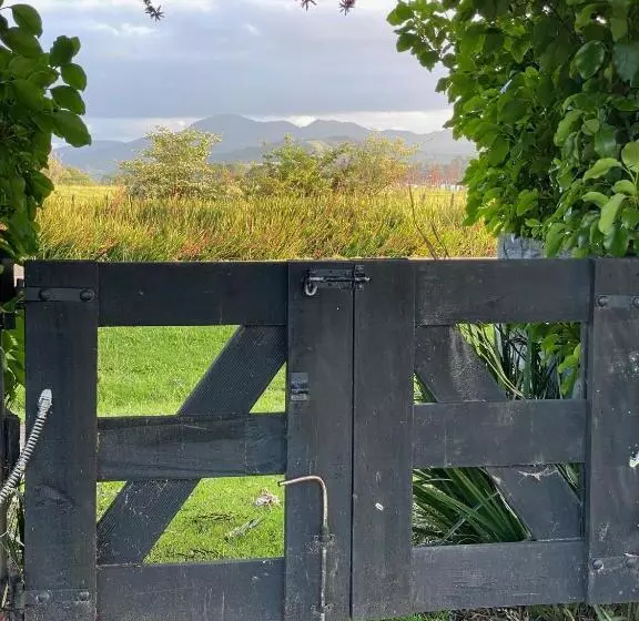 Aamiaismajoitus (B&B) Fitzroy Bnb 39b Whangapoua Road