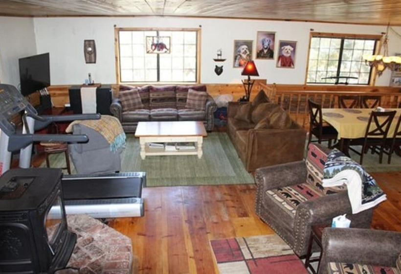 مبيت وإفطار The Old Bear Bnb