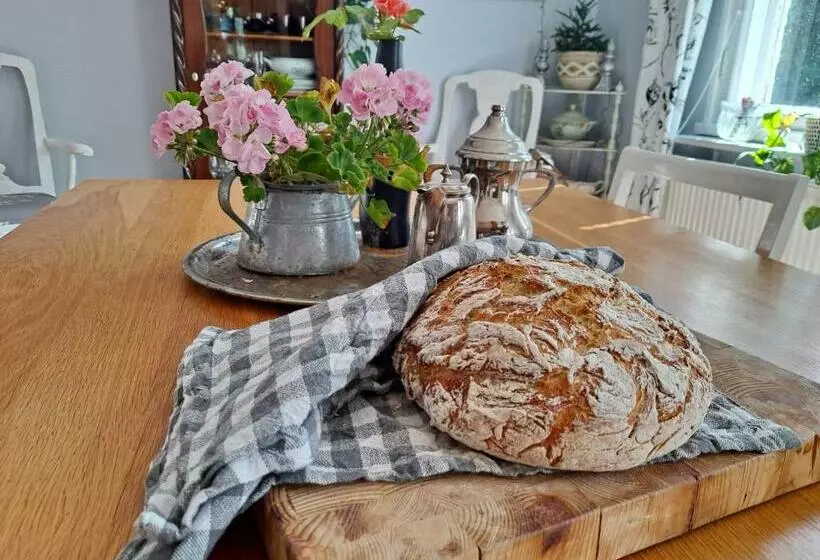 تختخواب و صبحانه Villa Amy