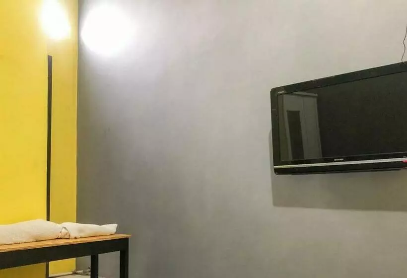 Hotelli Celly Homestay Samarinda Redpartner