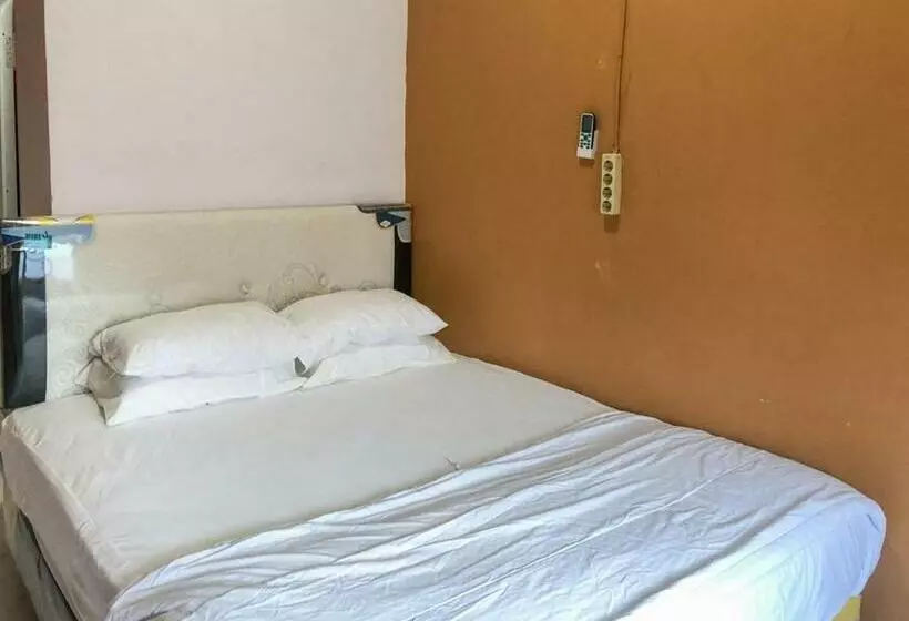 Hotelli Celly Homestay Samarinda Redpartner