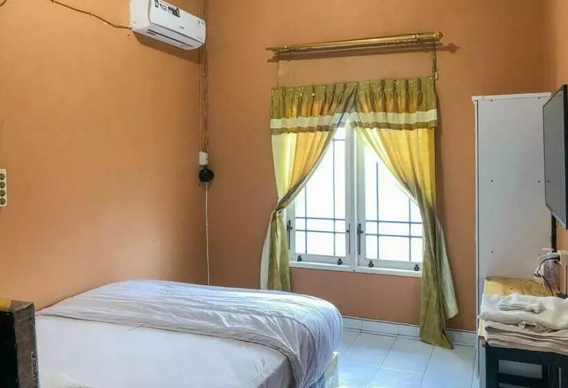 Hotelli Celly Homestay Samarinda Redpartner