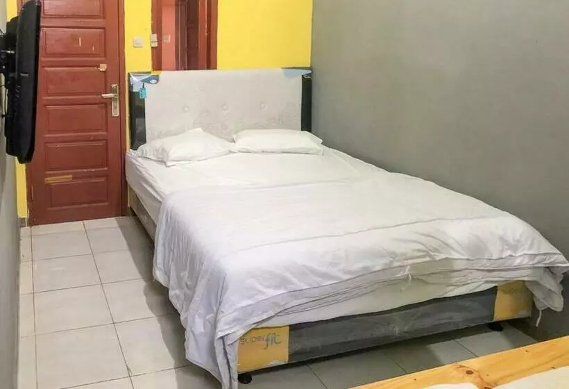 Hotelli Celly Homestay Samarinda Redpartner