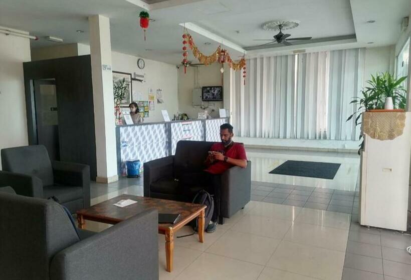 Hotel Oyo 90392 Pulai City