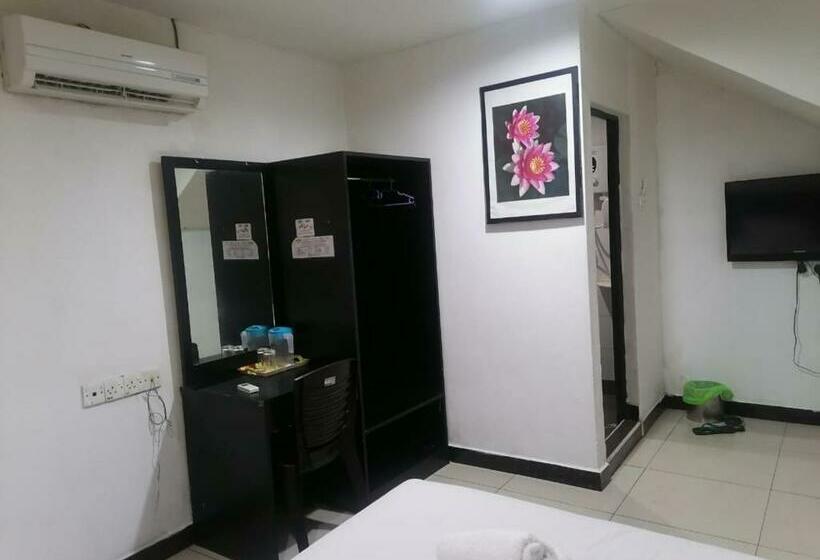 Hotel Oyo 90392 Pulai City