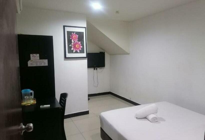 Hotel Oyo 90392 Pulai City
