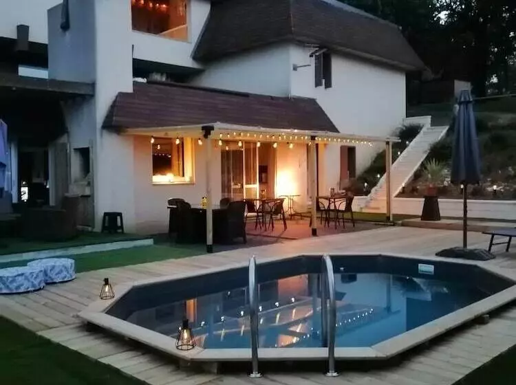 Majatalo Lapausedegout Piscine Chambres Climatisées Terrasse Ou Patio