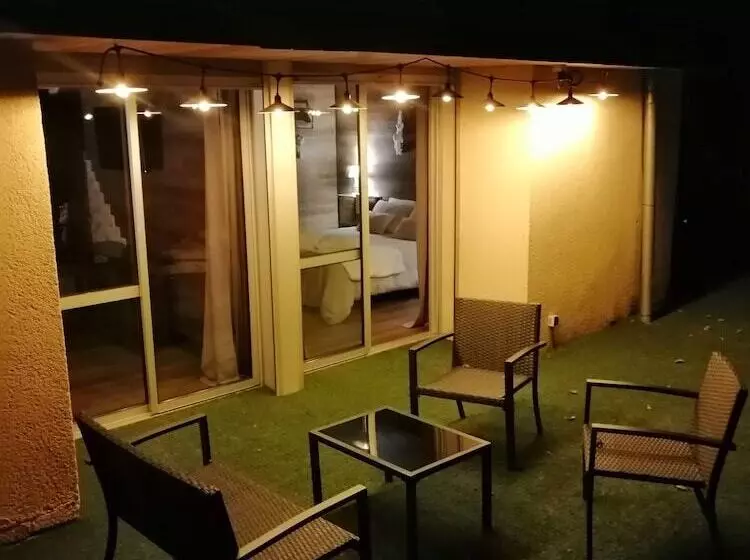 Majatalo Lapausedegout Piscine Chambres Climatisées Terrasse Ou Patio