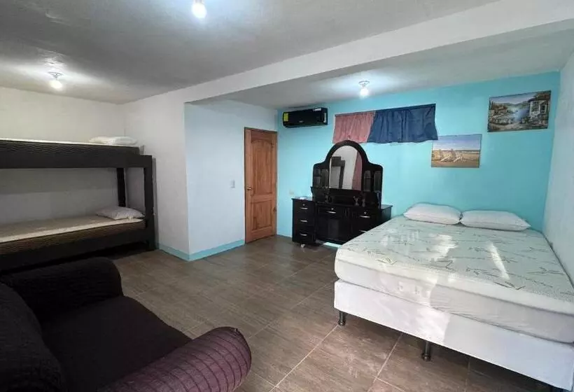 The Wave Hostel Corn Island