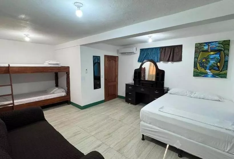 The Wave Hostel Corn Island