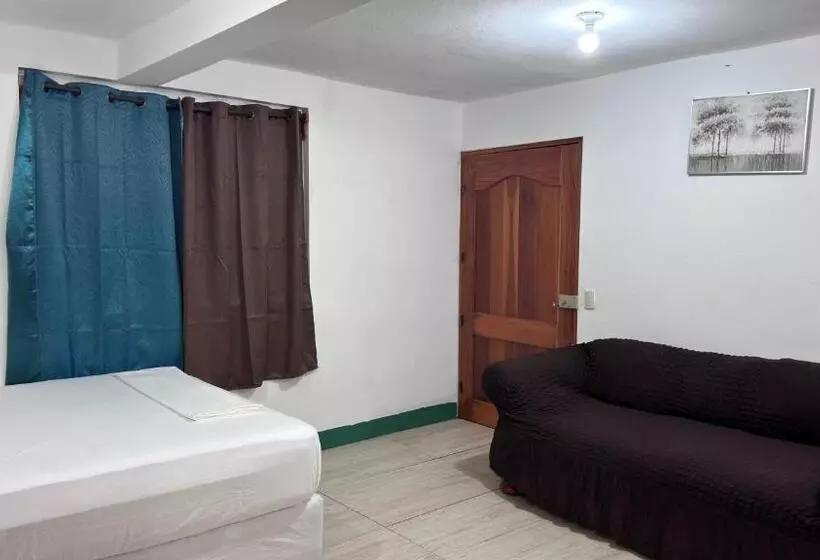 The Wave Hostel Corn Island