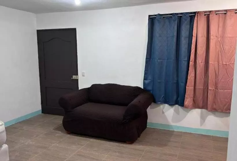 The Wave Hostel Corn Island