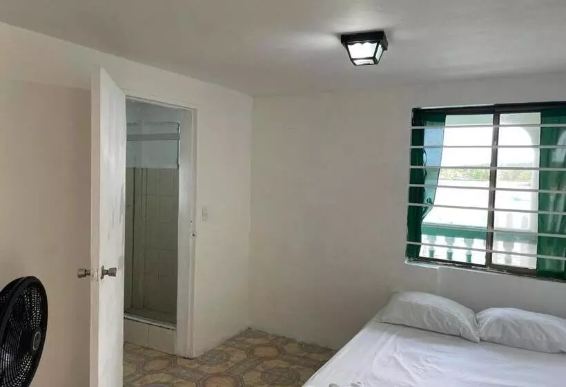 The Wave Hostel Corn Island