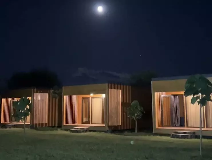 تختخواب و صبحانه Chubini Winery & Cabins