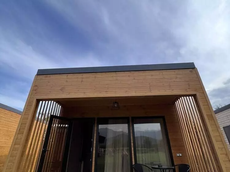 تختخواب و صبحانه Chubini Winery & Cabins