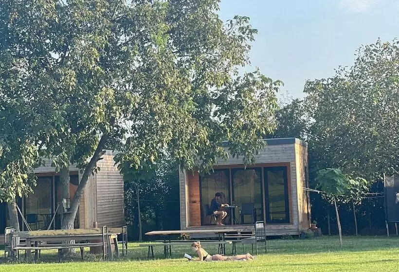 تختخواب و صبحانه Chubini Winery & Cabins