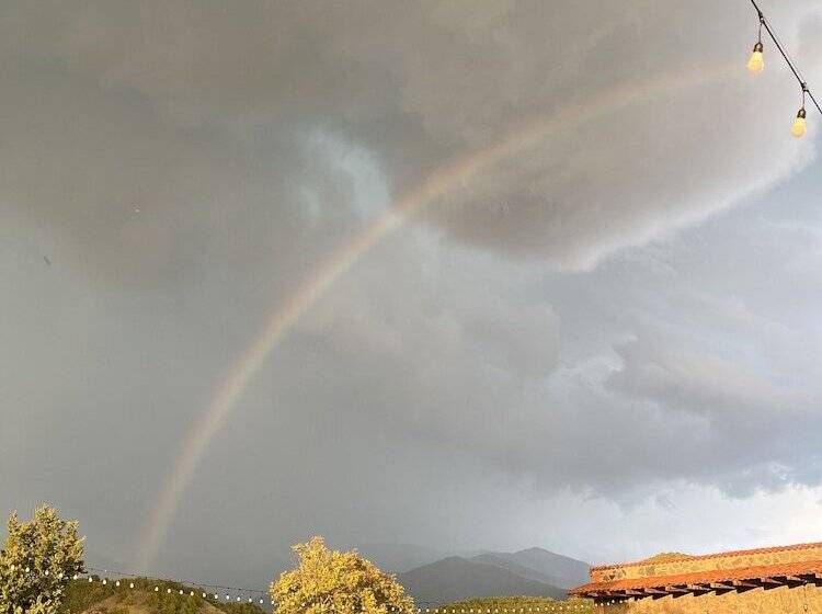 تختخواب و صبحانه Chubini Winery & Cabins