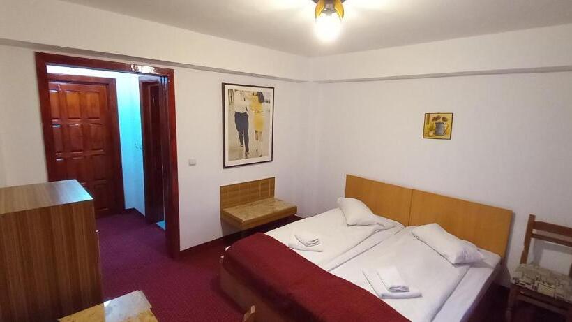 هتل Mountain Breeze