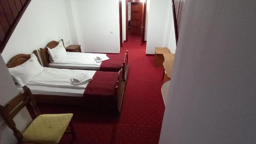 هتل Mountain Breeze