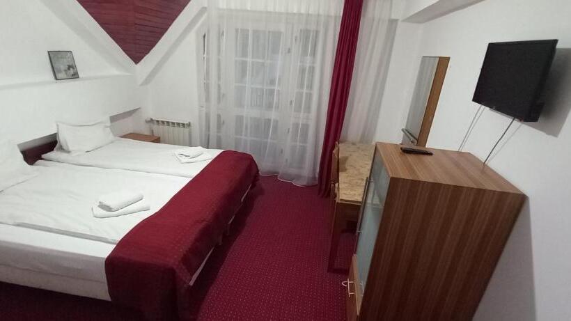 هتل Mountain Breeze