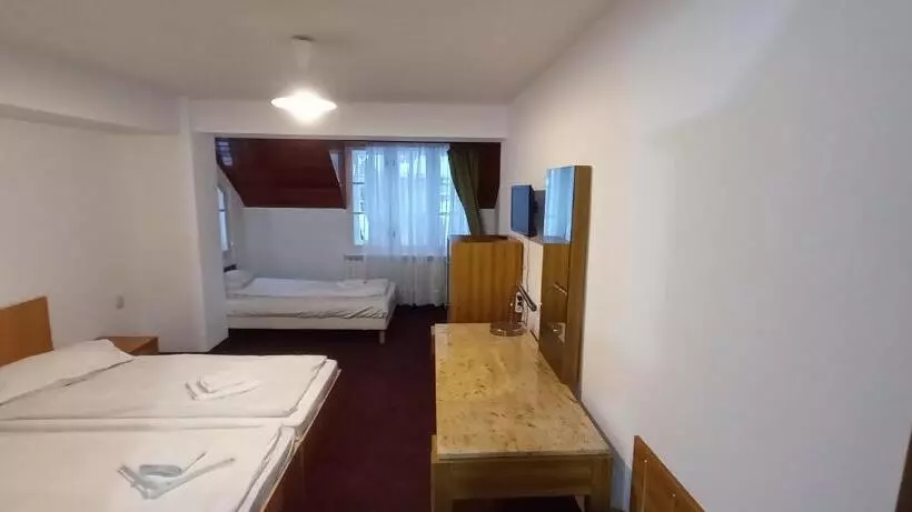 Hotelli Mountain Breeze