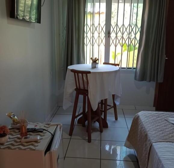 הוסטל Pousada Vô Lica Com Piscina