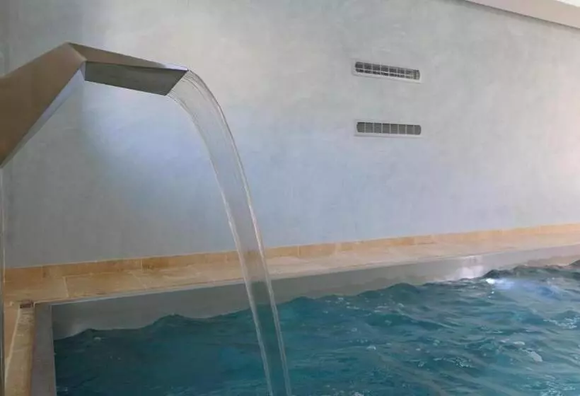 Bed and Breakfast Chateau De Maillat