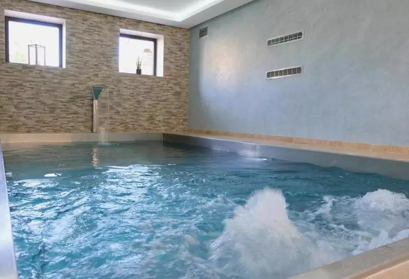 Bed and Breakfast Chateau De Maillat