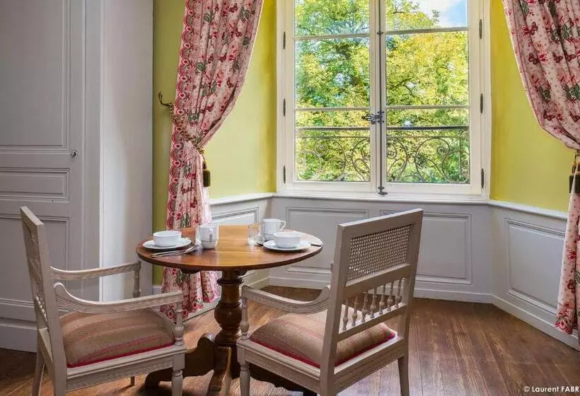 Bed and Breakfast Chateau De Maillat