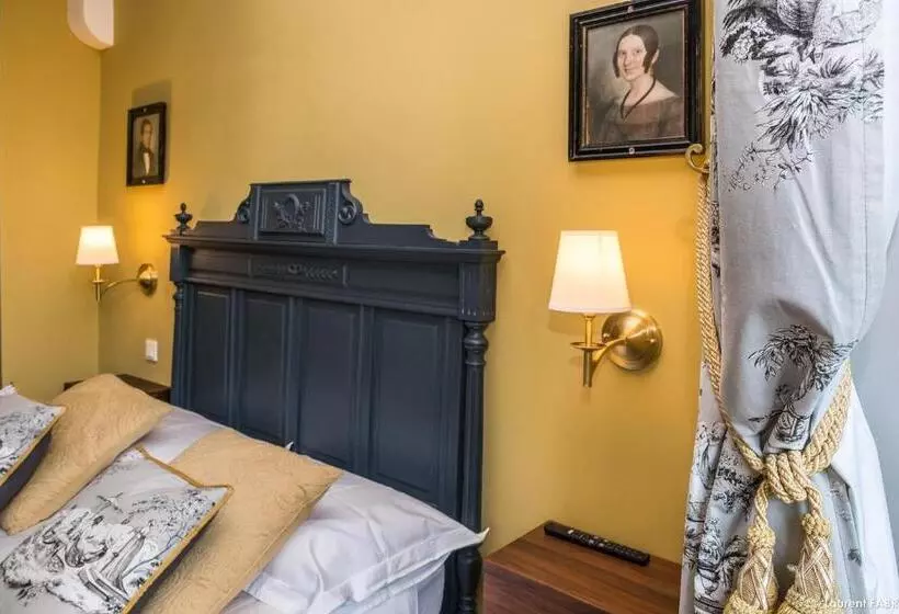 Bed and Breakfast Chateau De Maillat