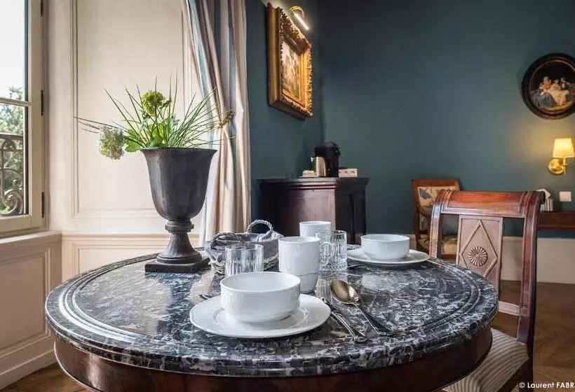 Bed and Breakfast Chateau De Maillat