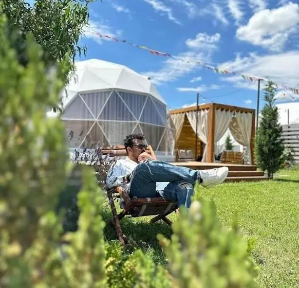 Jewelberry Glamping Hotel Tbilisi