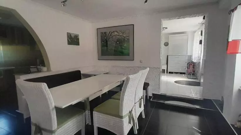 ペンション Casa Marinela
