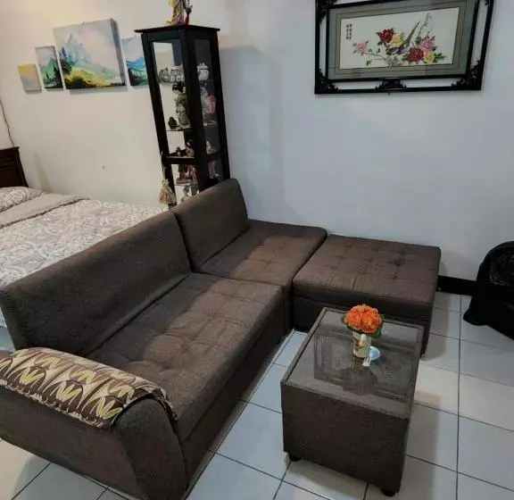 ペンション Ilia S Cozy Abode Near Enchanted Kingdom & Nuvali