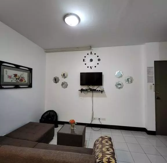 ペンション Ilia S Cozy Abode Near Enchanted Kingdom & Nuvali