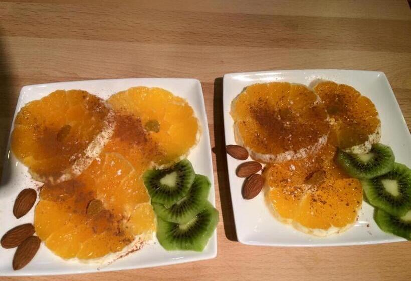 تختخواب و صبحانه La Maison De Lilly