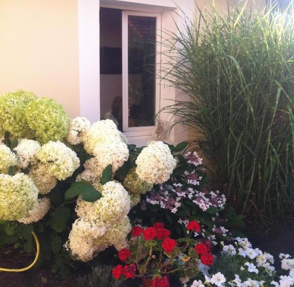 تختخواب و صبحانه La Maison De Lilly