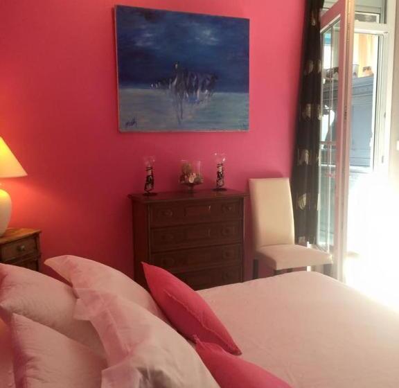 تختخواب و صبحانه La Maison De Lilly