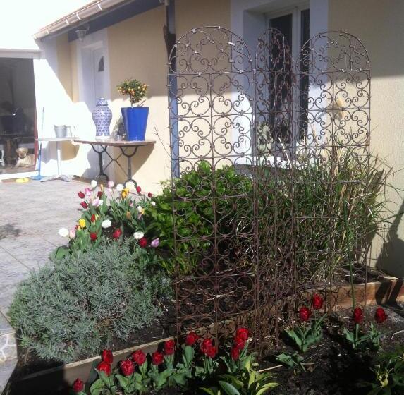 تختخواب و صبحانه La Maison De Lilly