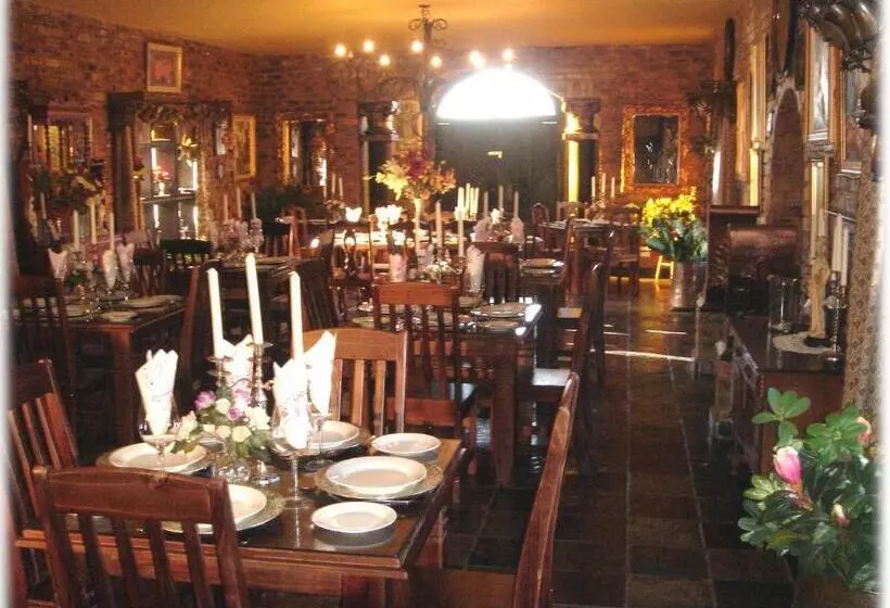Hotelli Emalahleni Castle